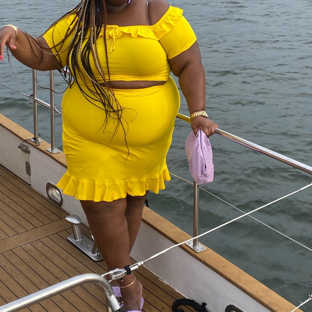 Yellow Ruffle Hem Skirt Set - Picture 2 of 2